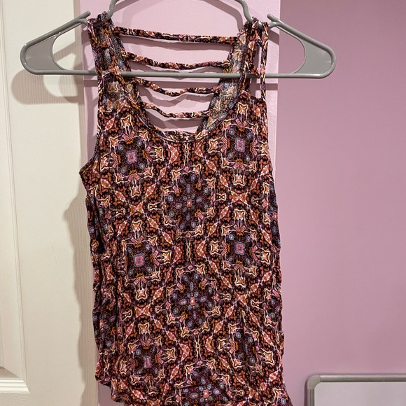 Geometric Tank Top - Picture 2 of 2